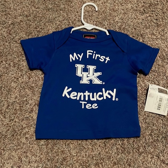 Unisex UK t-shirt size 6/9 months - Picture 1 of 1